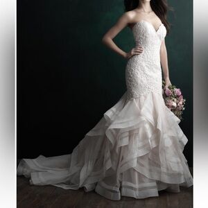 ALLURE COUTURE Elegant Lace and Tulle Wedding Dress